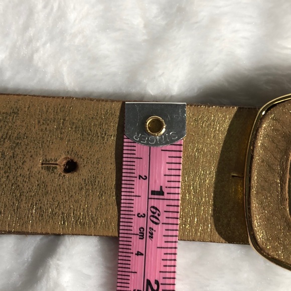 GUESS VINTAGE GOLD BELT SZ medium - Picture 9 of 9